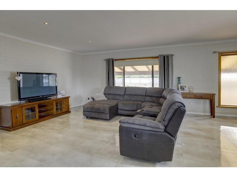 38-40 Hirschausen Road, Poonindie SA 5607