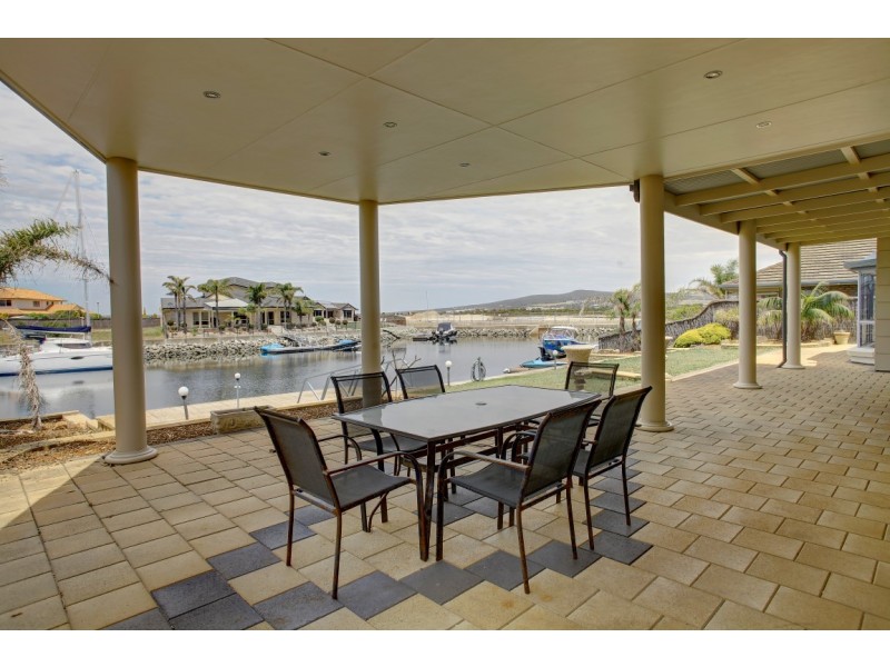 8 Parnkalla Ave, Port Lincoln SA 5606