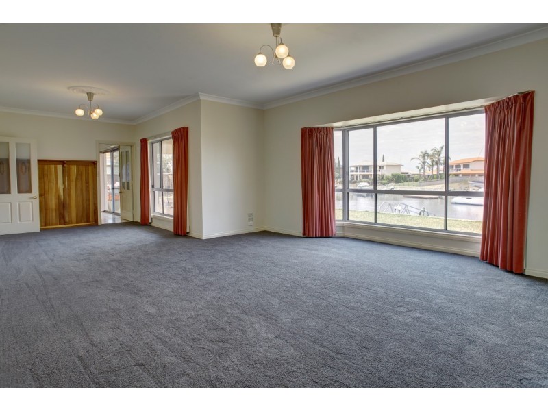8 Parnkalla Ave, Port Lincoln SA 5606