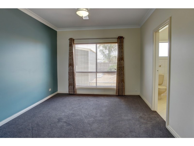 8 Parnkalla Ave, Port Lincoln SA 5606