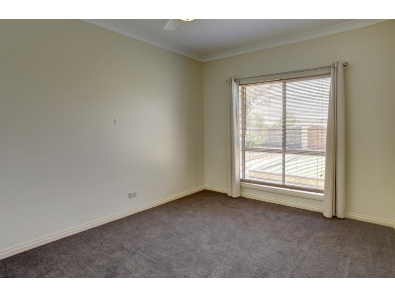 8 Parnkalla Ave, Port Lincoln SA 5606