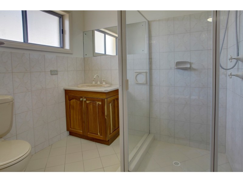 8 Parnkalla Ave, Port Lincoln SA 5606