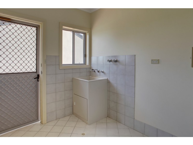 8 Parnkalla Ave, Port Lincoln SA 5606