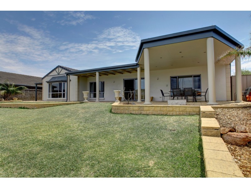 8 Parnkalla Ave, Port Lincoln SA 5606