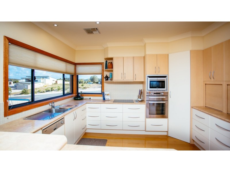 14 Sarah Court, Coffin Bay SA 5607