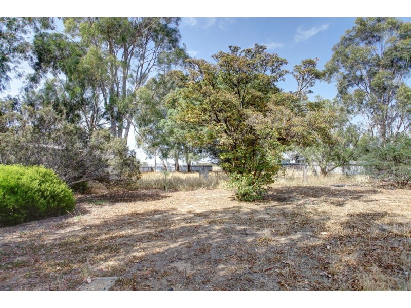 9 Tumby Bay Road, Cummins SA 5631