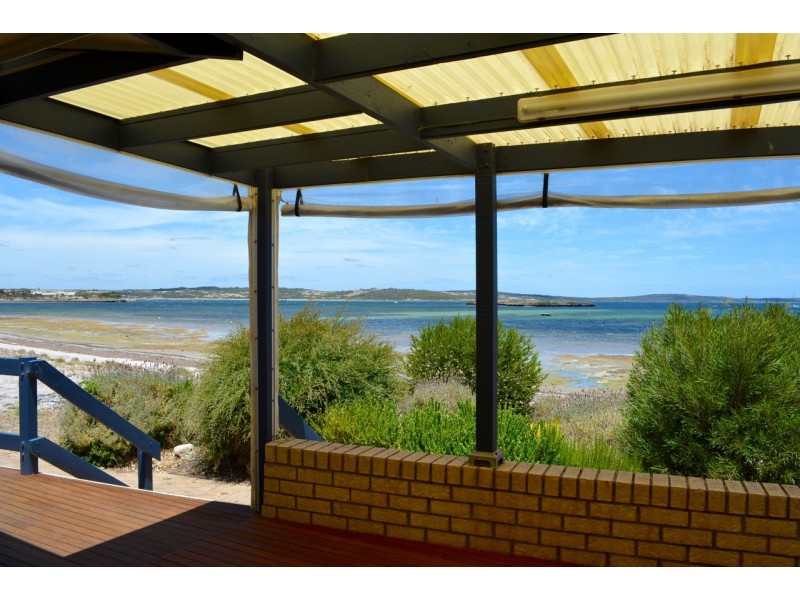 477 Dolphin Drive, Mount Dutton Bay SA 5607