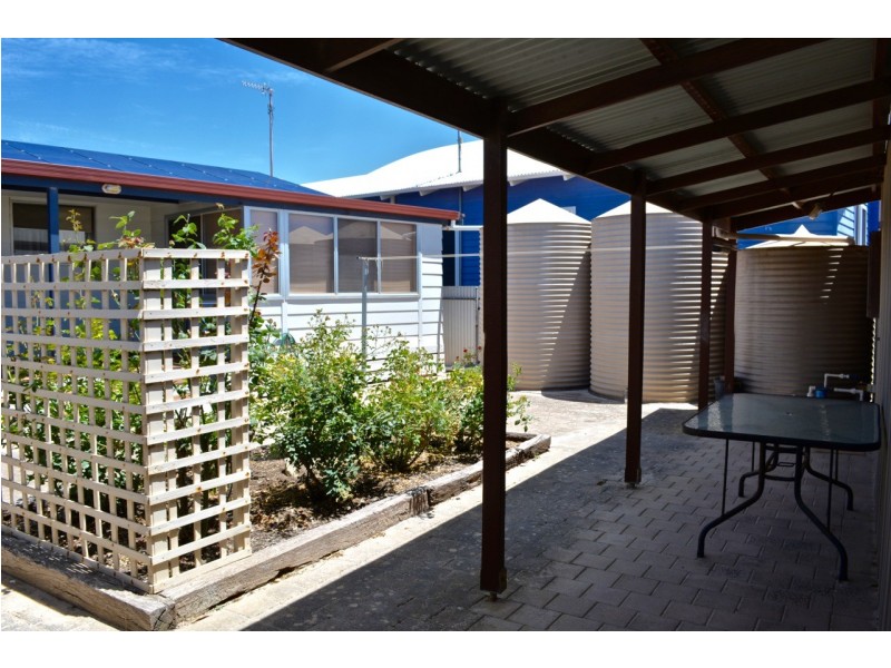 477 Dolphin Drive, Mount Dutton Bay SA 5607