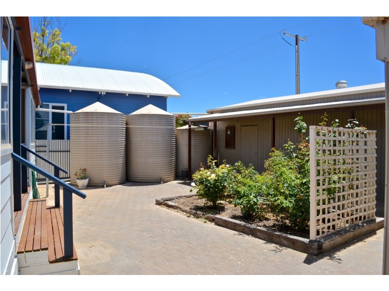 477 Dolphin Drive, Mount Dutton Bay SA 5607