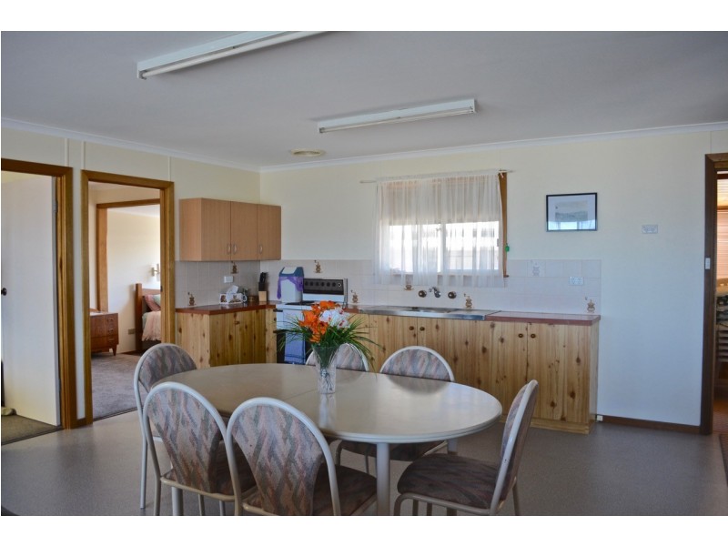 477 Dolphin Drive, Mount Dutton Bay SA 5607