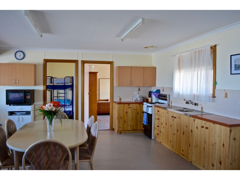 477 Dolphin Drive, Mount Dutton Bay SA 5607