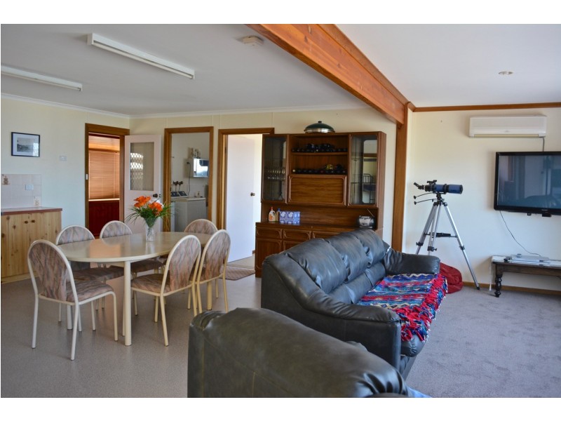 477 Dolphin Drive, Mount Dutton Bay SA 5607