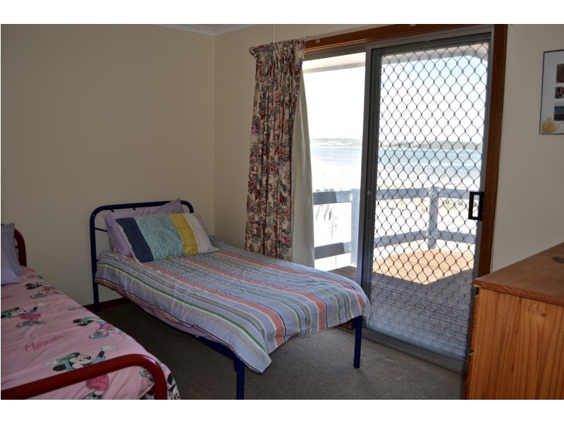 477 Dolphin Drive, Mount Dutton Bay SA 5607