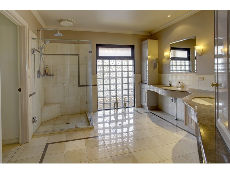 28 Lake View Avenue, Port Lincoln SA 5606