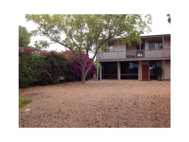 16 Flinders Ave, Coffin Bay SA 5607