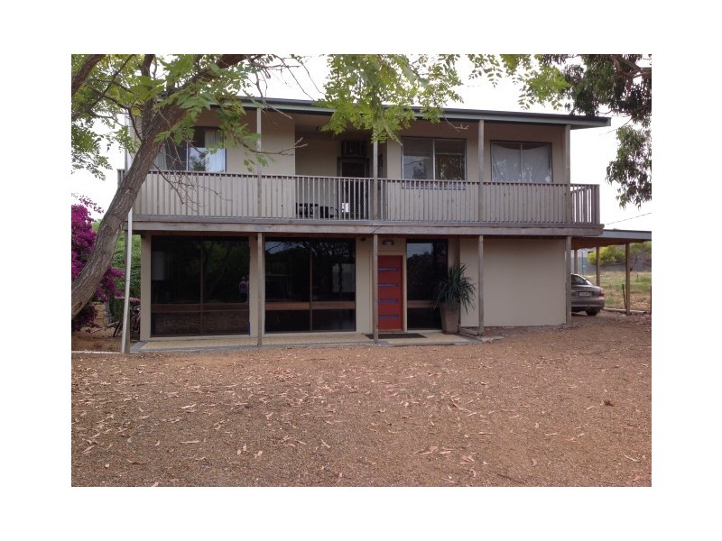 16 Flinders Ave, Coffin Bay SA 5607