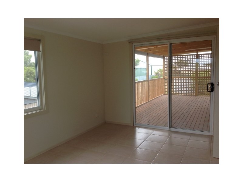 16 Flinders Ave, Coffin Bay SA 5607