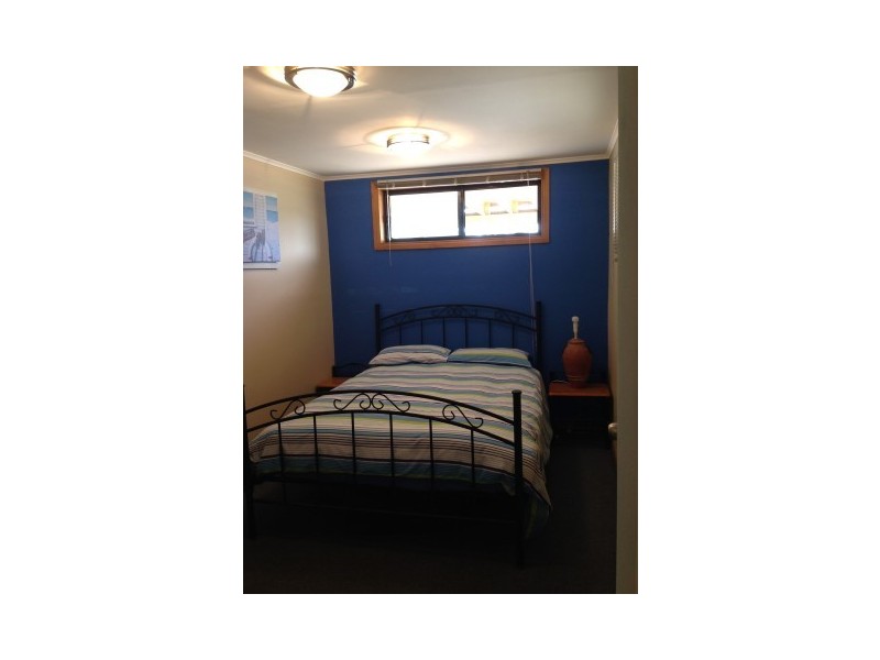 16 Flinders Ave, Coffin Bay SA 5607