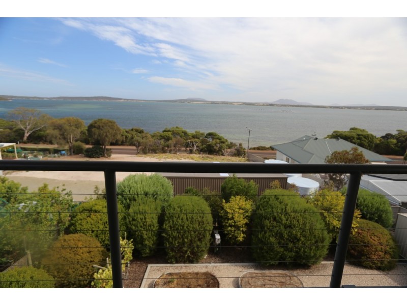 4 Pine Crescent, Coffin Bay SA 5607