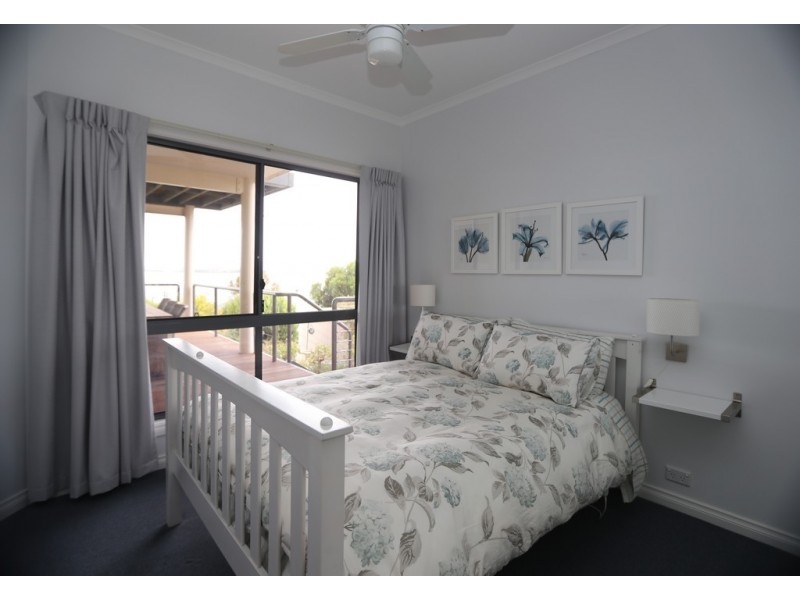 4 Pine Crescent, Coffin Bay SA 5607
