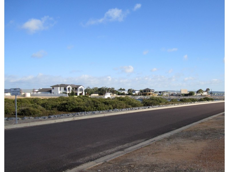 2 Morialta Dr, Tumby Bay SA 5605