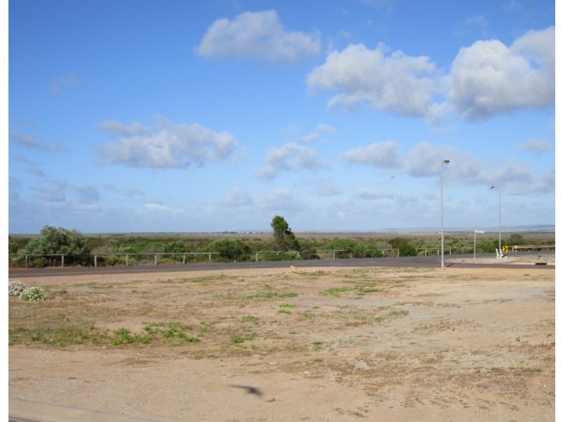 2 Morialta Dr, Tumby Bay SA 5605