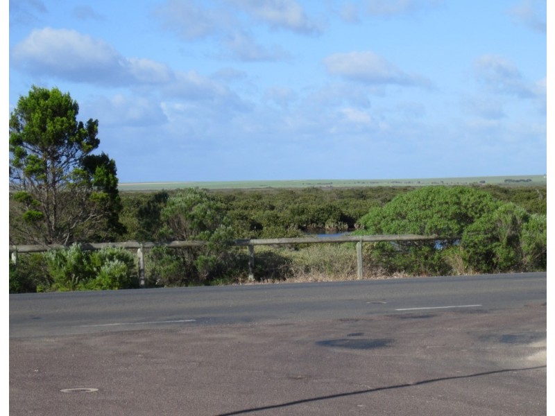 2 Morialta Dr, Tumby Bay SA 5605