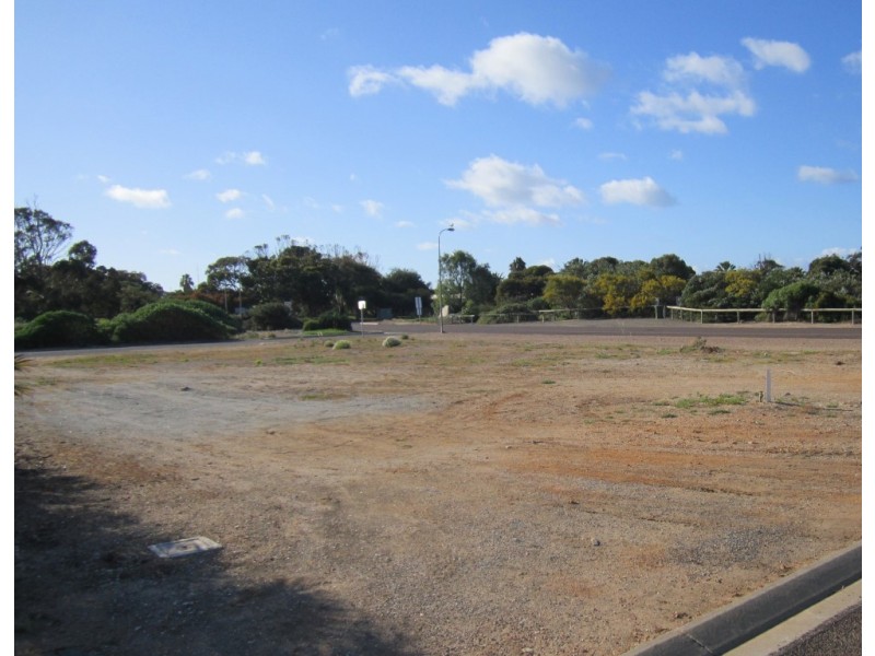 2 Morialta Dr, Tumby Bay SA 5605