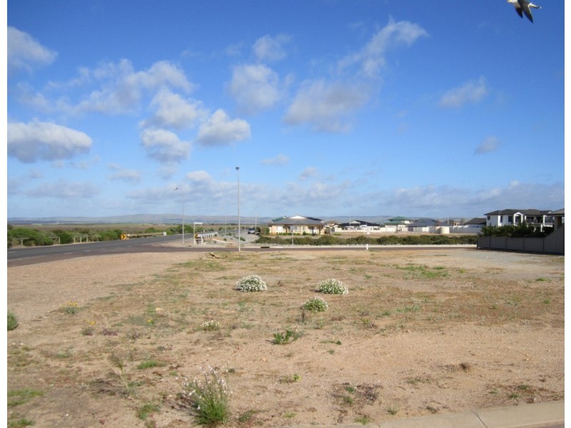 2 Morialta Dr, Tumby Bay SA 5605