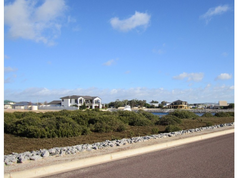 2 Morialta Dr, Tumby Bay SA 5605