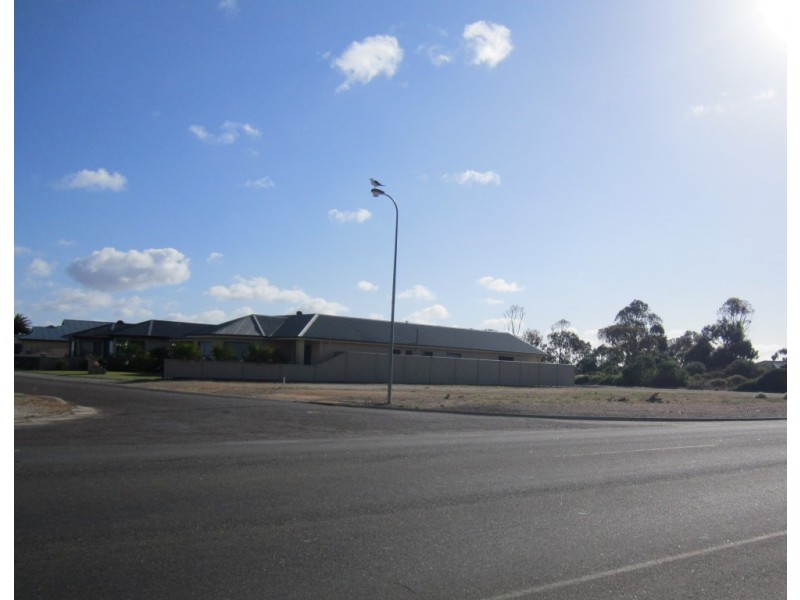 2 Morialta Dr, Tumby Bay SA 5605
