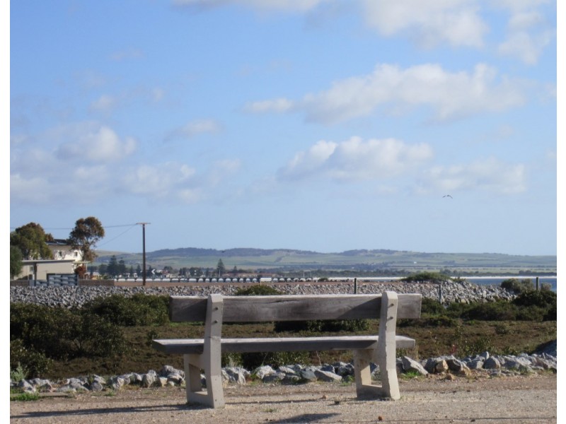 2 Morialta Dr, Tumby Bay SA 5605