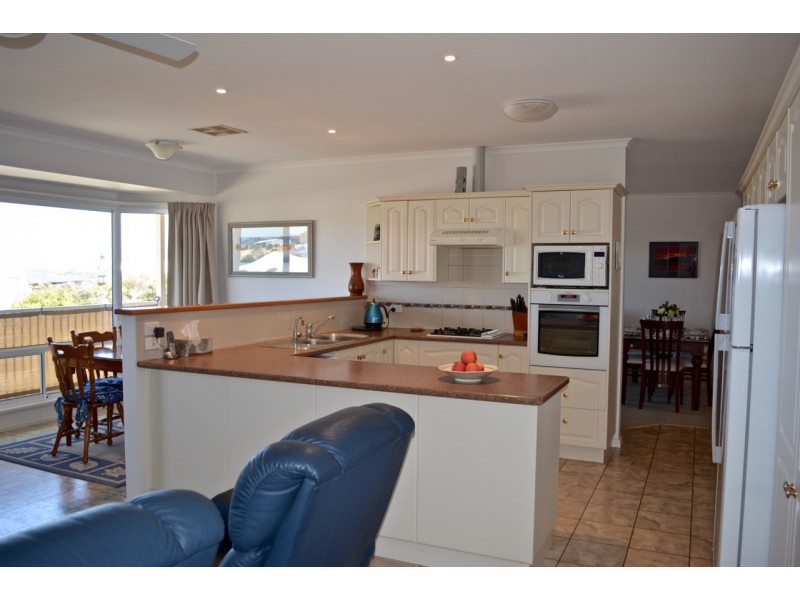 12 Sophie Crescent, Coffin Bay SA 5607