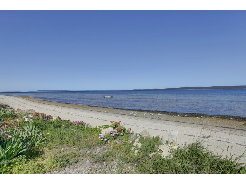 10 Tulka Esplanade, Tulka SA 5607