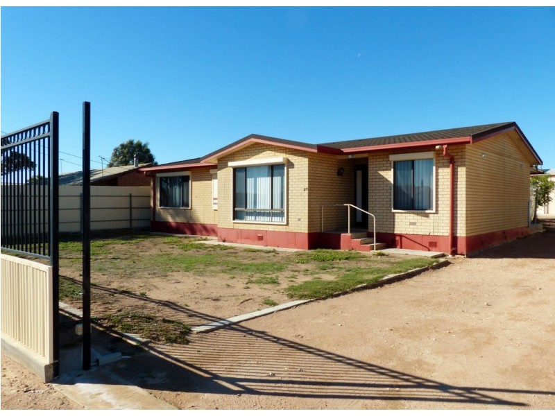 27 Collins Street, Ceduna SA 5690