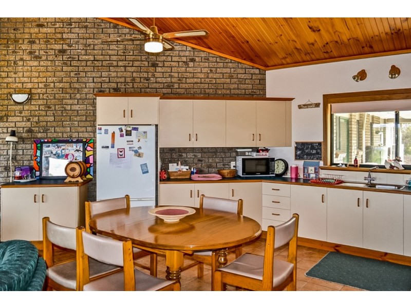 Unit 2/2 Jubilee Drive, Coffin Bay SA 5607