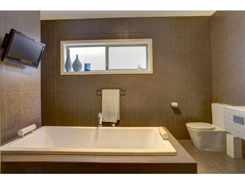 18 Windamere Crescent, Port Lincoln SA 5606