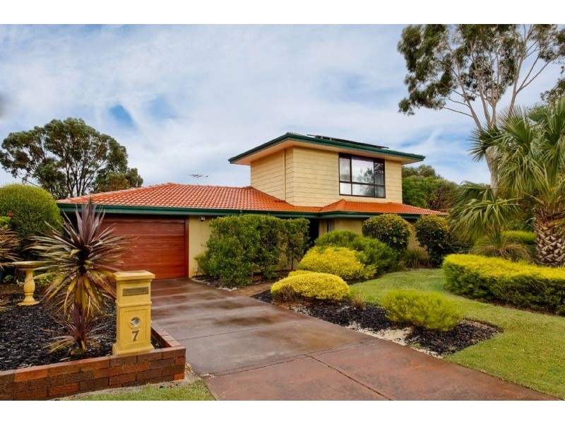 7 Coombs Place, Bateman WA 6150