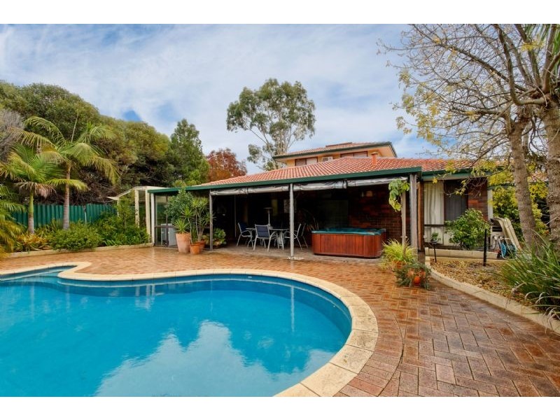 7 Coombs Place, Bateman WA 6150