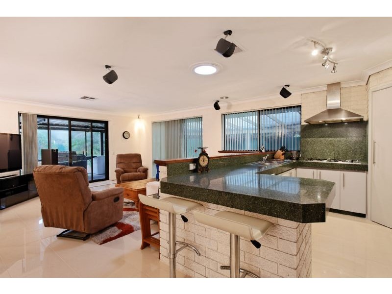 7 Coombs Place, Bateman WA 6150