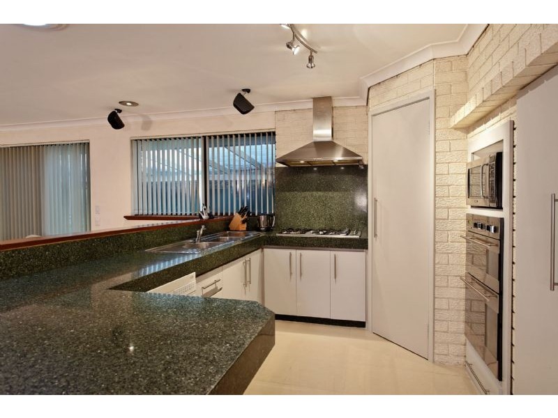 7 Coombs Place, Bateman WA 6150