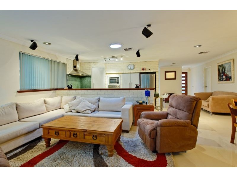 7 Coombs Place, Bateman WA 6150