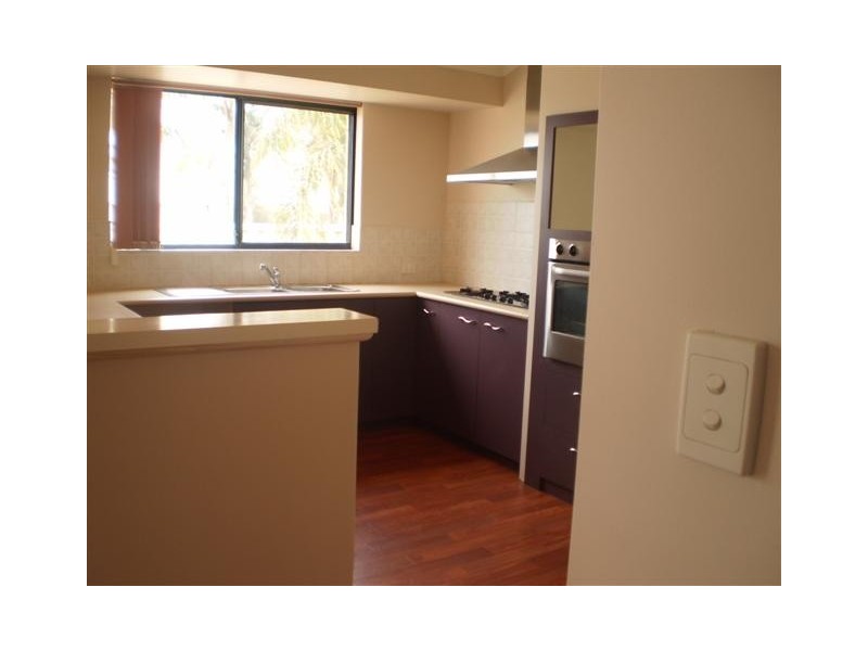 8 Ellery Court, Success WA 6164