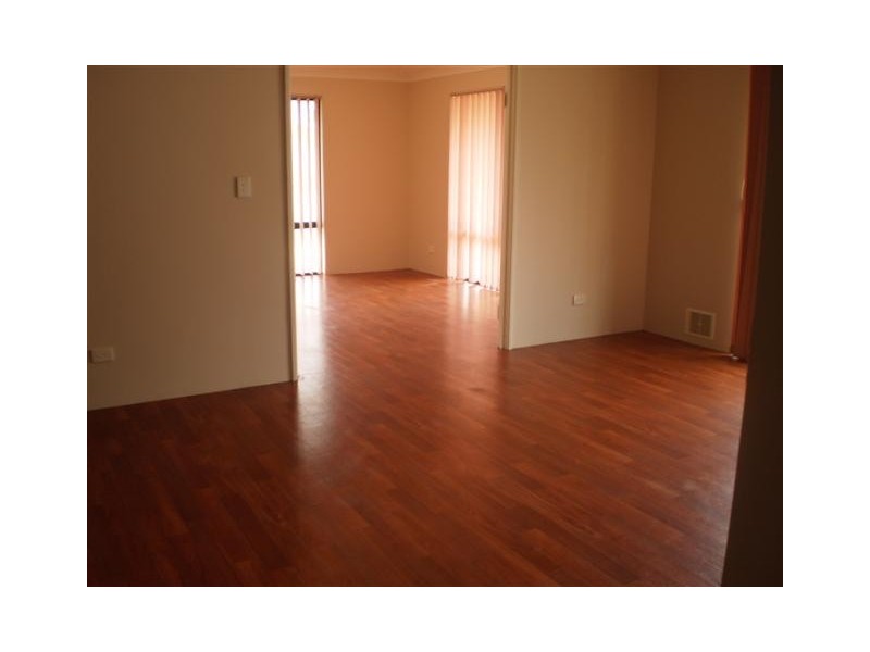 8 Ellery Court, Success WA 6164