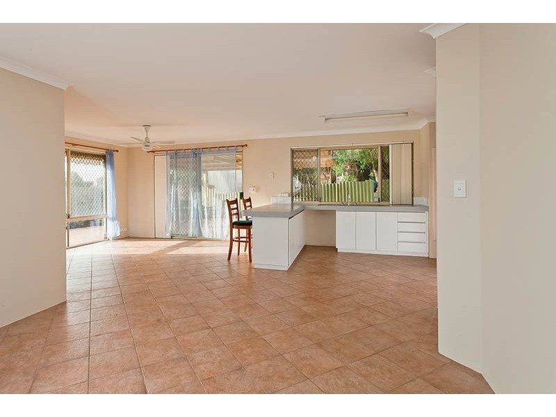 11A Howson Street, Hilton WA 6163