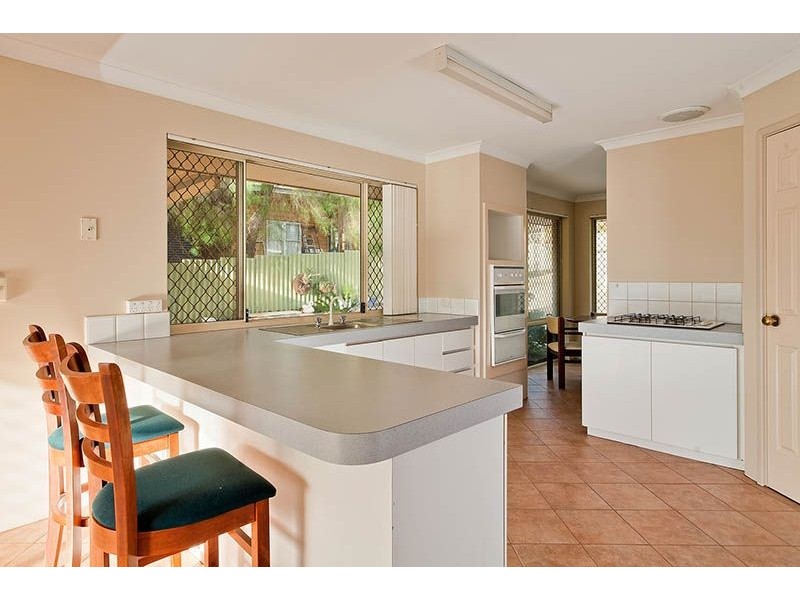 11A Howson Street, Hilton WA 6163