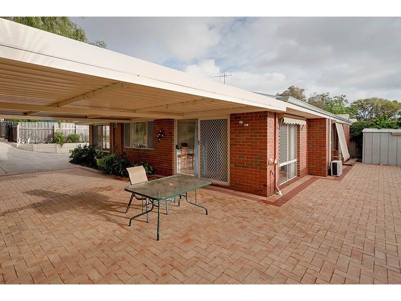 11A Howson Street, Hilton WA 6163