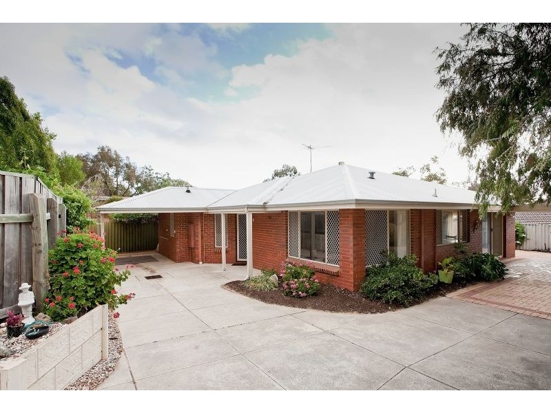 11A Howson Street, Hilton WA 6163