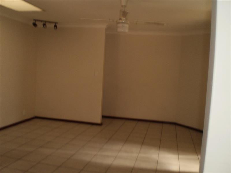 14 Dotterel Way, Yangebup WA 6164