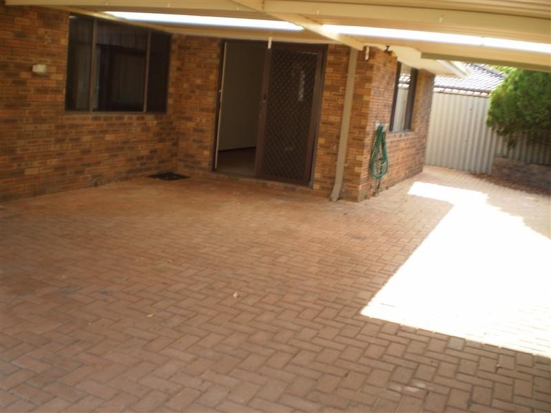 14 Dotterel Way, Yangebup WA 6164